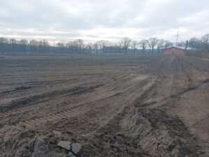 Auftrag des Oberbodens dem Acker